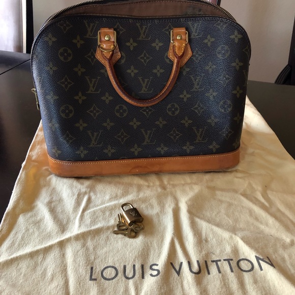 Louis Vuitton Alma - Picture 8 of 8